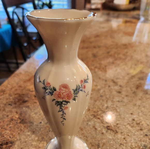 🌷PERFECT GIFT🌷LENOX🌷Rose Bud Vase.              NIB - Picture 5 of 5